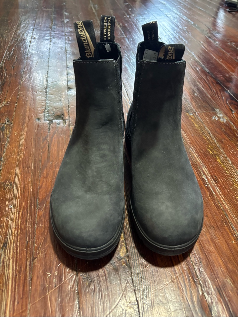Like new - Blundstone 1630 Women's Originals, Rustic Black, US women’s 8 - Picture 4 of 8